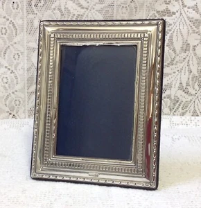 1992 Solid Silver Beaded Edge Photograph Frame. 18cm x 14cm, Carrs Of Sheffield - Picture 1 of 7