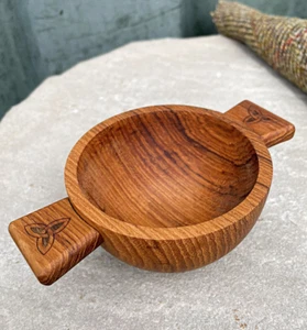 Stunning Teak Wood Handcrafted Scottish Celebration Toasting Quaich - Foto 1 di 6