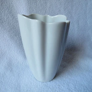 Hutschenreuther Design-Vase weisses Porzellan wellige moderne Form 11cm edel! - Picture 1 of 5