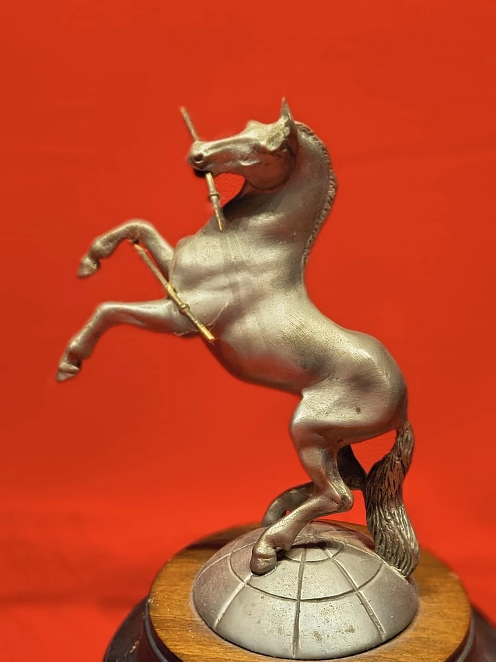 Estatueta Colt Industries Ramart Colt #219 edição limitada de 5000 - Imagem 1 de 4