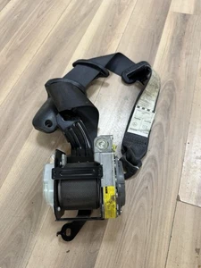 Cinturón de seguridad trasero izquierdo negro retráctil Lexus IS 220 250 350 2005-13 73370-53010 OEM - Imagen 1 de 4