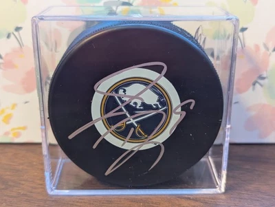 Derek Roy Buffalo Sabres NHL Disco de Hockey Firmado AUTOGRAFIADO + Estuche Foto 1 de 2