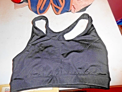 Женский размер средний, черный твердый средний поддержка беспроводной спортивный бюстгальтер от Tek Gear - Изображение 1 из 2