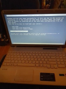 Sony Vaio PCG-61611L Laptop AMD II P340@2.2GHz/ 3GB/ 320GB/ W10H Read - Picture 1 of 4