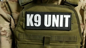 Unidad 3x8 K9 Parche RAID Negro Blanco SWAT Gancho Insignia Respaldada Policía del Sheriff - Imagen 1 de 1