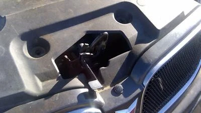 2007 2008 2009 Pontiac Torrent Hood Latch Assembly With Bracket Oem Foto 1 de 4