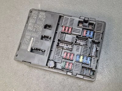 Boitier relais / fusibles - Nissan Micra IV - 284B71HR0C - Immagine 1 di 3