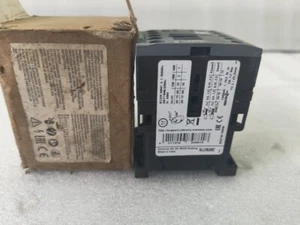 SIEMENS 3RH2140-1BM40 220V-DC - Picture 1 of 7