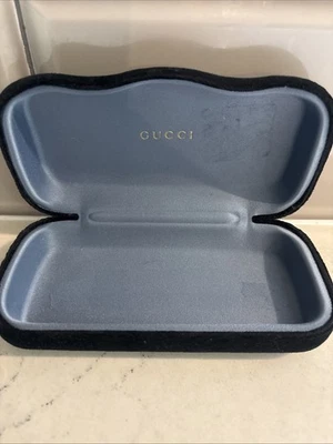 Gucci Auténtico Diseñador Terciopelo Duro Clamshell Estuche para Gafas de Sol en Negro Foto 1 de 3