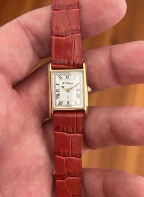 💙 ¡FUNCIONA MUY BIEN! Delicado reloj tanque de cuarzo chapado en oro RV KALWARA vintage años 90 casi nuevo Foto 1 de 4