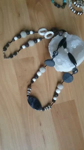 Lange Halskette aus Heilsteinen,  Acht, Onyx, Koralle,  Lava, Perlmutt, handmade - Bild 1 von 5