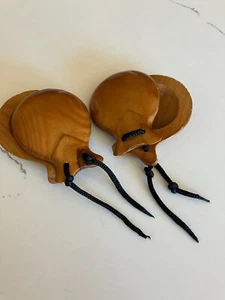 PAIR OF FLAMENCO CASTANETS Honey- Brown NICE - Picture 1 of 3