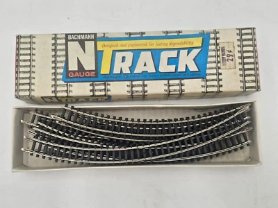 Bachmann N Scale Crossing Train Track 9" curved 45 degree - Image 1 of 2