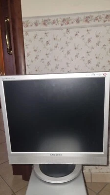 desktop Samsung - Immagine 1 di 3