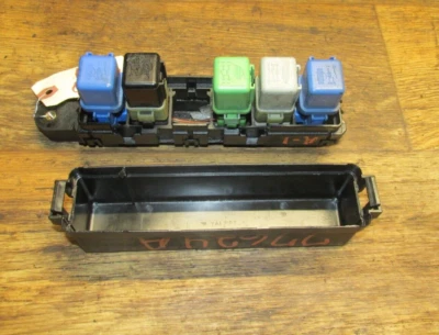 SE ADAPTA A 93-97 ALTIMA CAJA DE FUSIBLES BLOQUE DE CIRCUITO RELÉ COMPARTIMENTO INTERRUPTOR CONJUNTO DE PANEL Foto 1 de 4