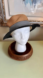Vintage Handmade Women’s Yarn Tennis Hat Tan Black Wide Brim Small - Picture 1 of 8