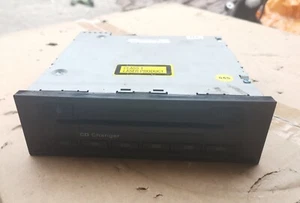 AUDI A4 B7 OEM CD CHANGER 6 DISC 8E0035111D - Picture 1 of 3