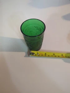 Bicchiere in vetro verde foresta 3 1/2", modello sandwich - Foto 1 di 5