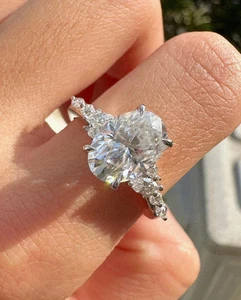 Anillo de compromiso de diamantes cultivados en laboratorio con certificación IGI de corte ovalado de 3,00 quilates platino 950 - Imagen 1 de 7
