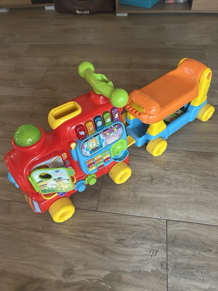 VTech Baby ABC-Eisenbahn – Rutschfahrzeug, Zieh- oder Laufwagen und Spielboard. - Bild 1 von 1