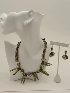 Dyed Shell Beaded Green Necklace And Earrings - Picture 1 of 8