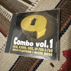 Q Up Arts Combo Vol.1 Akai Kurzweil E-mu Roland Format Sample/Sampling CD 1994 - Bild 1 von 3
