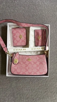 Женские розовые сумки, бумажник и держатель для карт Coach - Изображение 1 из 2