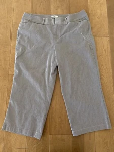Dockers Petites Mid Rise Curvy Women's Striped Capri Pants Pockets Size 12P - Picture 1 of 6