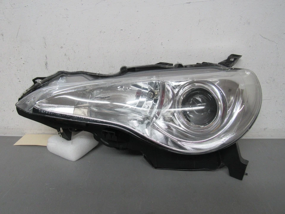 2013 2014 2015 2016 SCION FRS LEFT SIDE HEADLIGHT HALOGEN - Image 1 of 4