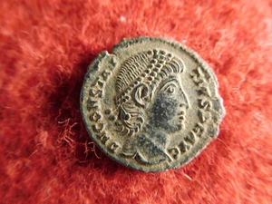 Roman Coin Constantius II - VIRTUALLY MINT STATE (20V96) - Picture 1 of 2