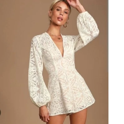 NOVO Macacão Finders Keepers Tamanho M 6 Sofia Renda Marfim Decote Mergulho - Imagem 1 de 4