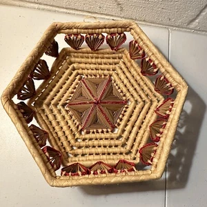 Hand Woven Wicker Grass Hexagon Star Pattern Tray Bread Fruit Basket 10” VTG MCM - Picture 1 of 6