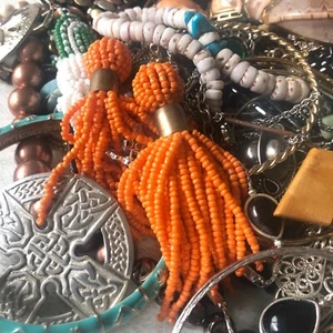 Lote de bisutería multicolor semillas cuentas collares pulseras pendientes boho - Imagen 1 de 10