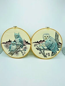 2 Obra de Arte Vintage Búho Puff Aguja Tela Redonda MCM 70s Naturaleza Nieve - Imagen 1 de 10