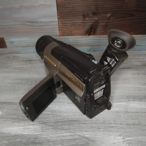 Hitachi VM-E635LA 8MM Video Camcorder Camera 32X Digital Zoom For Parts/Repair - Picture 1 of 7