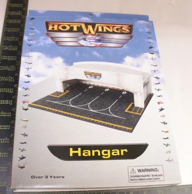 Hangar by Hot Wings Runways #16106 - NEW Old Stock - Image 1 of 2