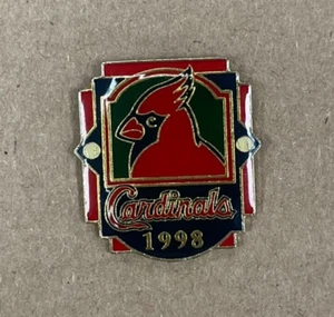 Alfiler de insignia de béisbol St Louis Cardinals 1998 suites de fiesta y salas de fiesta MLB - Imagen 1 de 2