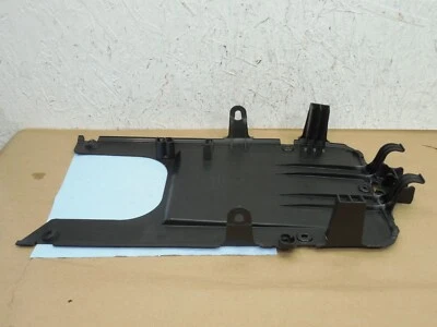 Cubierta inferior de la carrocería del scooter Honda PCX 150 2022 Foto 1 de 4