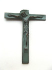 Ancienne Croix Crucifix Christ en Bronze à Patine Verte  Art Déco Signée Dorlia