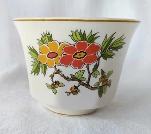 Vintage Handleless Tea Cup Orange Red Flower Laurel Leaf Interior Trim Gold Band - Picture 1 of 12