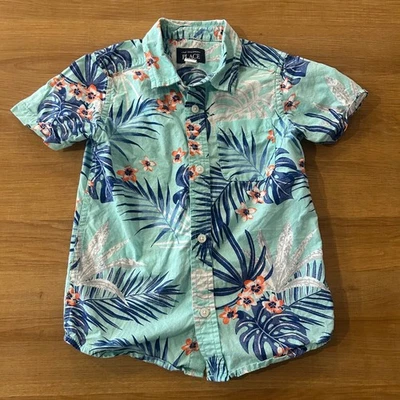 Camisa The Children's Place 5T infantil folha tropical floral manga curta com botões - Imagem 1 de 4