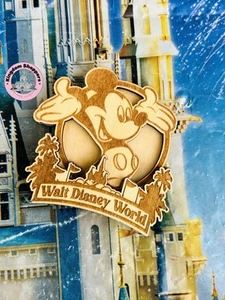 Imán Castillo Walt Disney World Madera Mickey Mouse Parques Disney 2025 Nuevo - Imagen 1 de 2