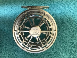 Ross Evolution R Fly Reel ( New In Platinum ) 5/6 Weight - Picture 1 of 9