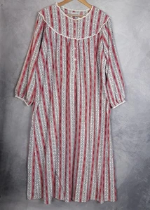 Lanz of Salzburg Nachthemd Damen 2x rot Blumen Flanell Spitzenbesatz Blumenherz - Bild 1 von 24