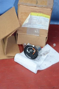 Nuevo de Lote Antiguo 1984 1985 Dodge Caravan Plymouth Voyager Voltímetro Tablero Calibre Mopar 4051710 - Imagen 1 de 9