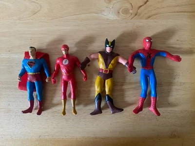 Lote de 4 figuras de superhéroes flexibles Marvel DC Spider Man Wolverine Flash Super Foto 1 de 3