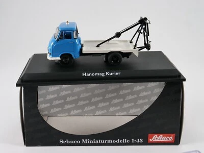 Schuco 1/43 03245 Hanomag Kurier Abschleppwagen Blu Rimorchiatore - Immagine 1 di 4