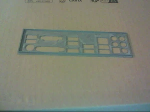 i/o shield plaque arriere en PLA pour GIGABYTE GA-H77-D3H - Bild 1 von 1