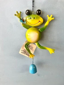 HOME GARDEN POOL YARD PATIO DECOR - HANGING FROG WITH DRAGONFLY & BELL - NEW - Picture 1 of 1