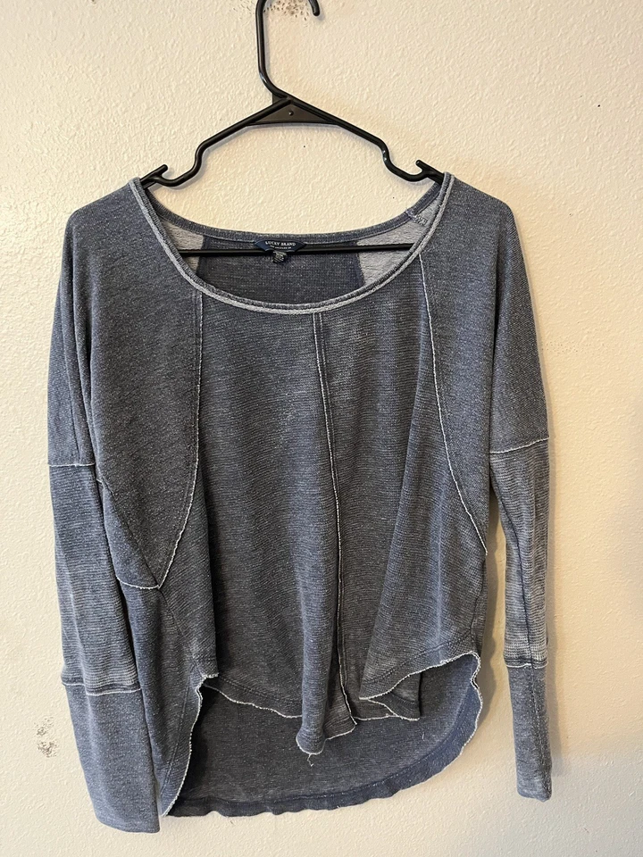 Sudadera Lucky Brand Ala de Murciélago Alta-Baja Manga Larga Pullover Cuello Redondo Talla M Foto 1 de 4